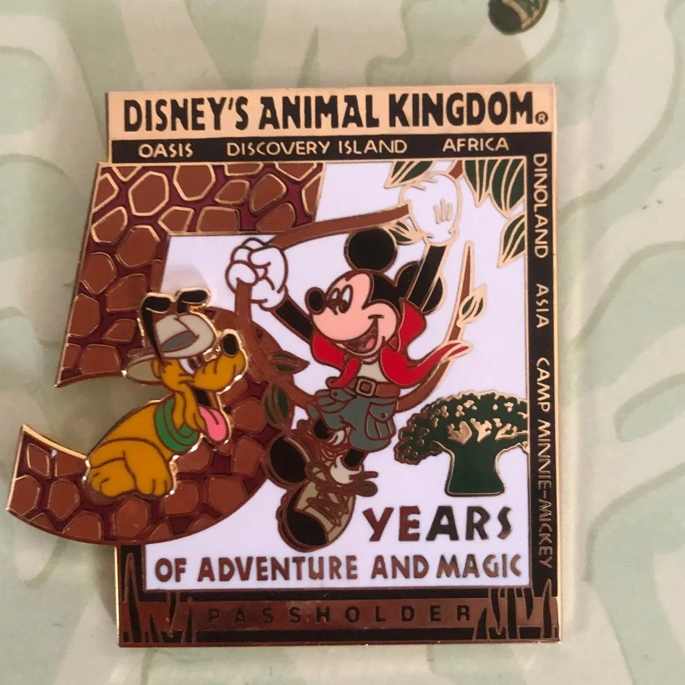 Disney 2003 Animal Kingdom 5th Anniversary Pin - Picture 2 of 7